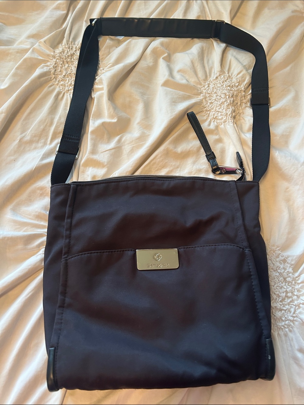 Samsonite Black Nylon Messenger Crossbody Bag